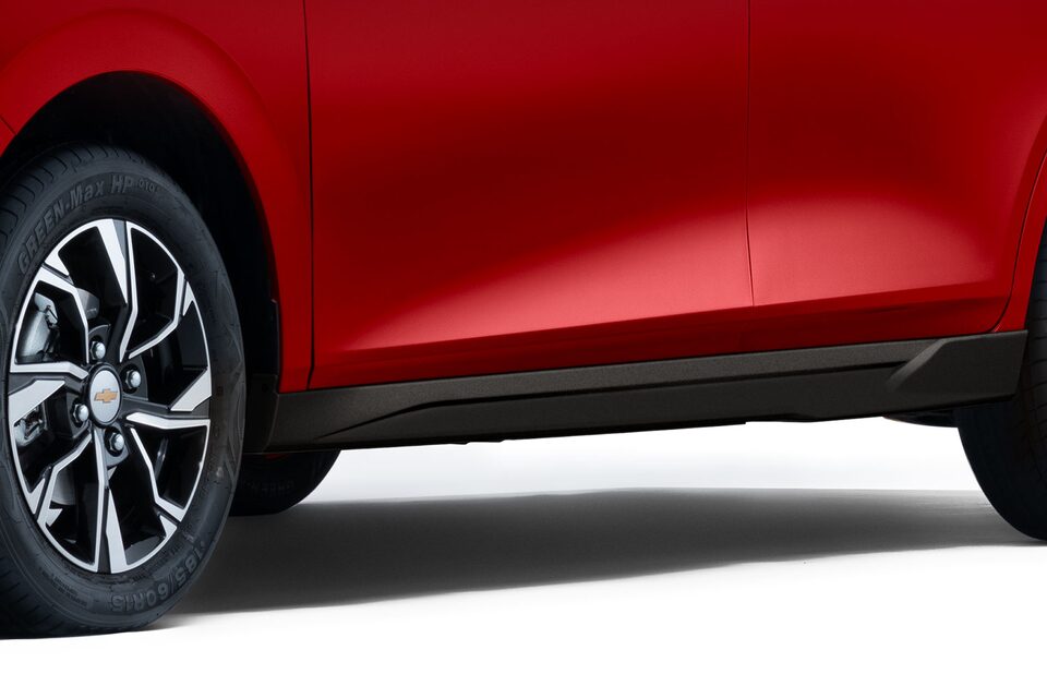 Molduras laterales y más accesorios deportivos para el exterior de tu nuevo Chevrolet Aveo Sedán 2025